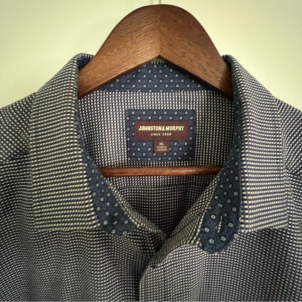 Johnston & Murphy Cotton Blue and White Button Down Shirt, NWOT, Size XL
